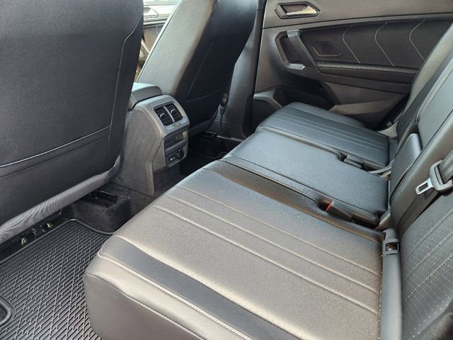 New 2024 Volkswagen Tiguan SE R-Line image 22