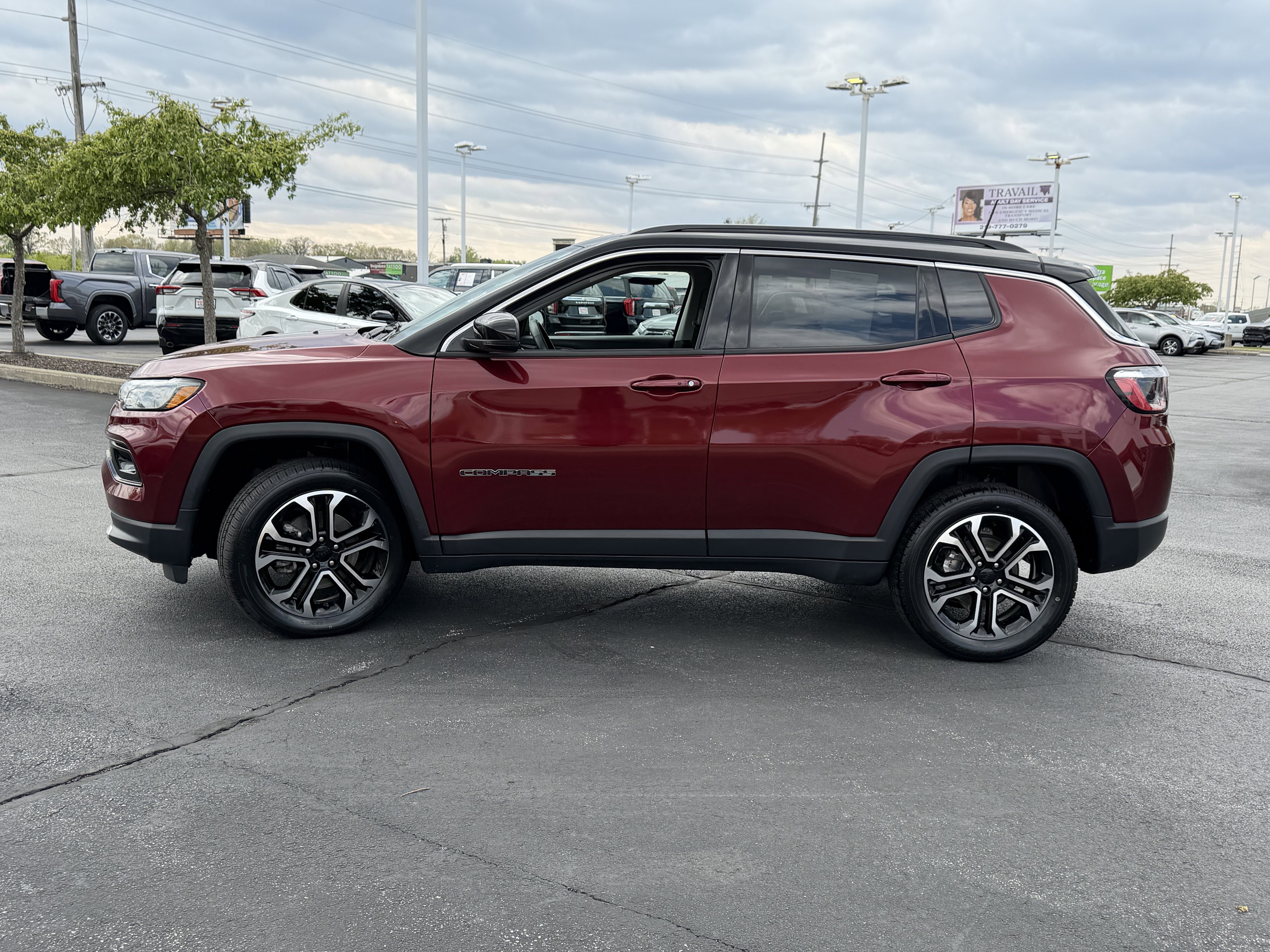 Used 2022 Jeep Compass Limited AWD/4WD image 5
