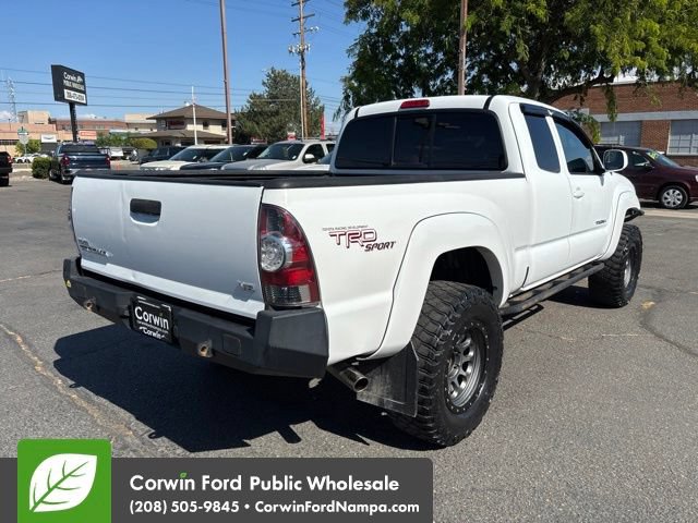 Used 2011 Toyota Tacoma 4x4 Access Cab V6 w/ TRD Sport Pkg image 4