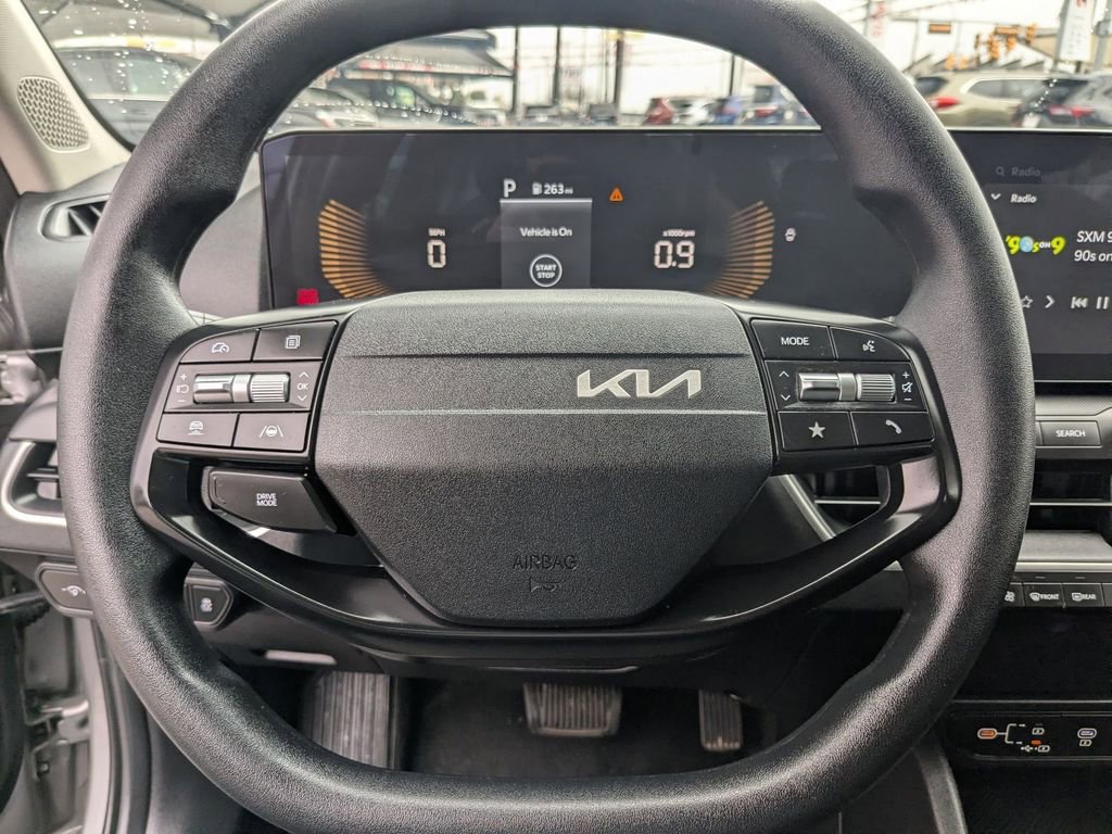 Used 2025 Kia K4 LXS image 17