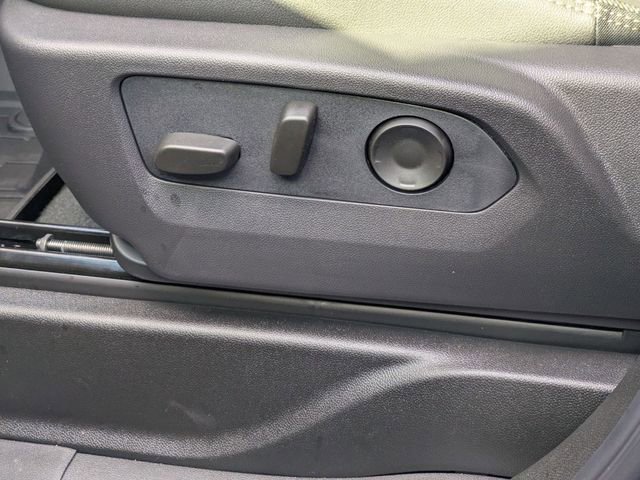 New 2026 Chevrolet Suburban High Country image 12