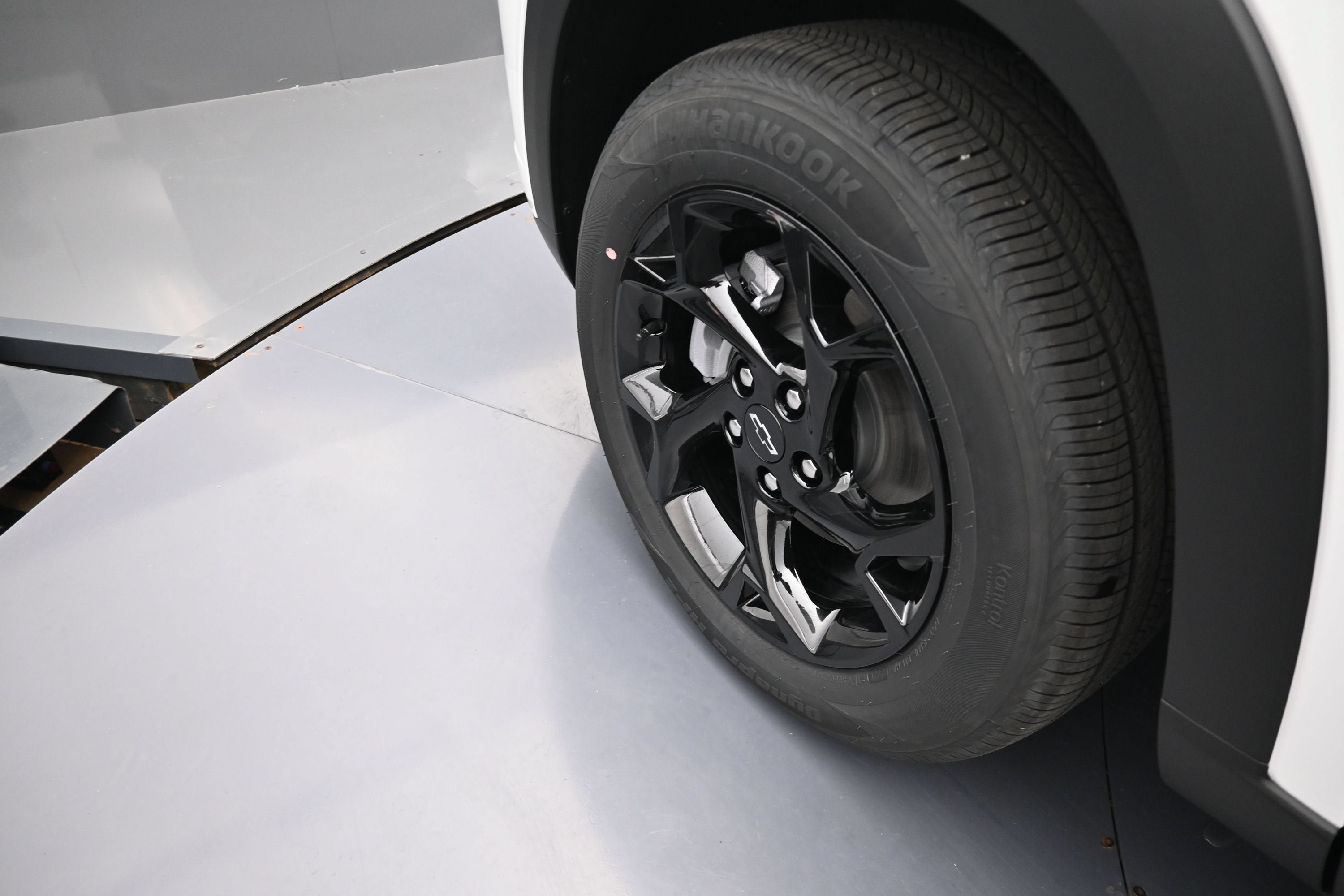 New 2026 Chevrolet Trax LT w/ Driver Confidence Package FWD image 32
