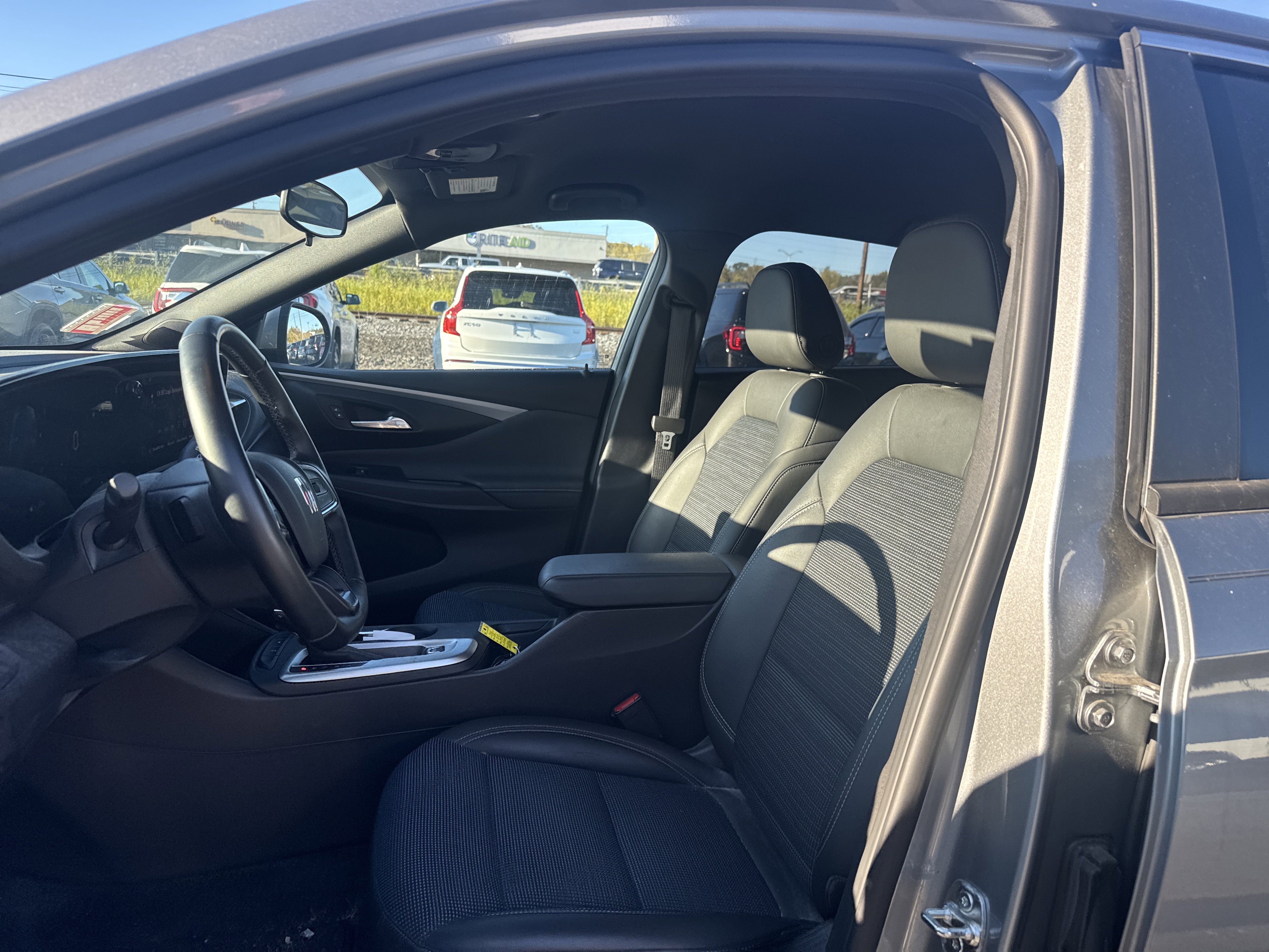 Used 2024 Buick Envista Preferred w/ Convenience I Package image 12