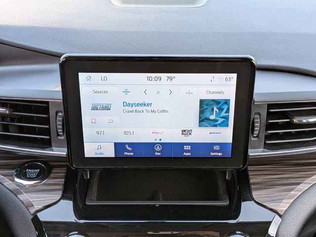 Used 2023 Ford Explorer Limited image 19