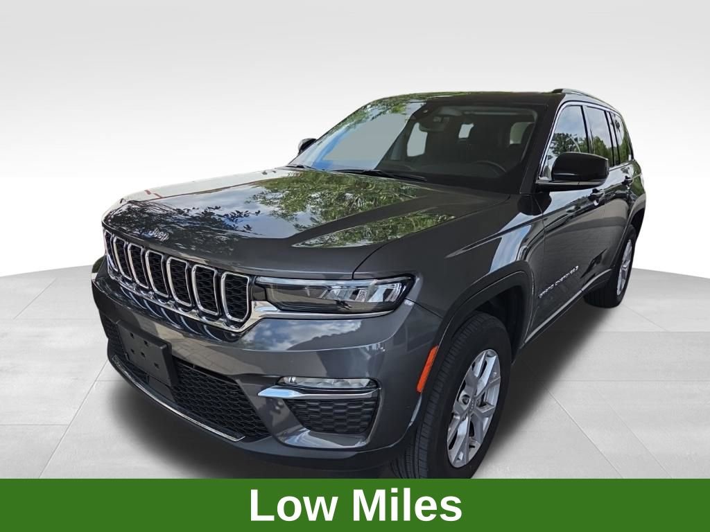 Used 2022 Jeep Grand Cherokee Limited AWD/4WD image 2