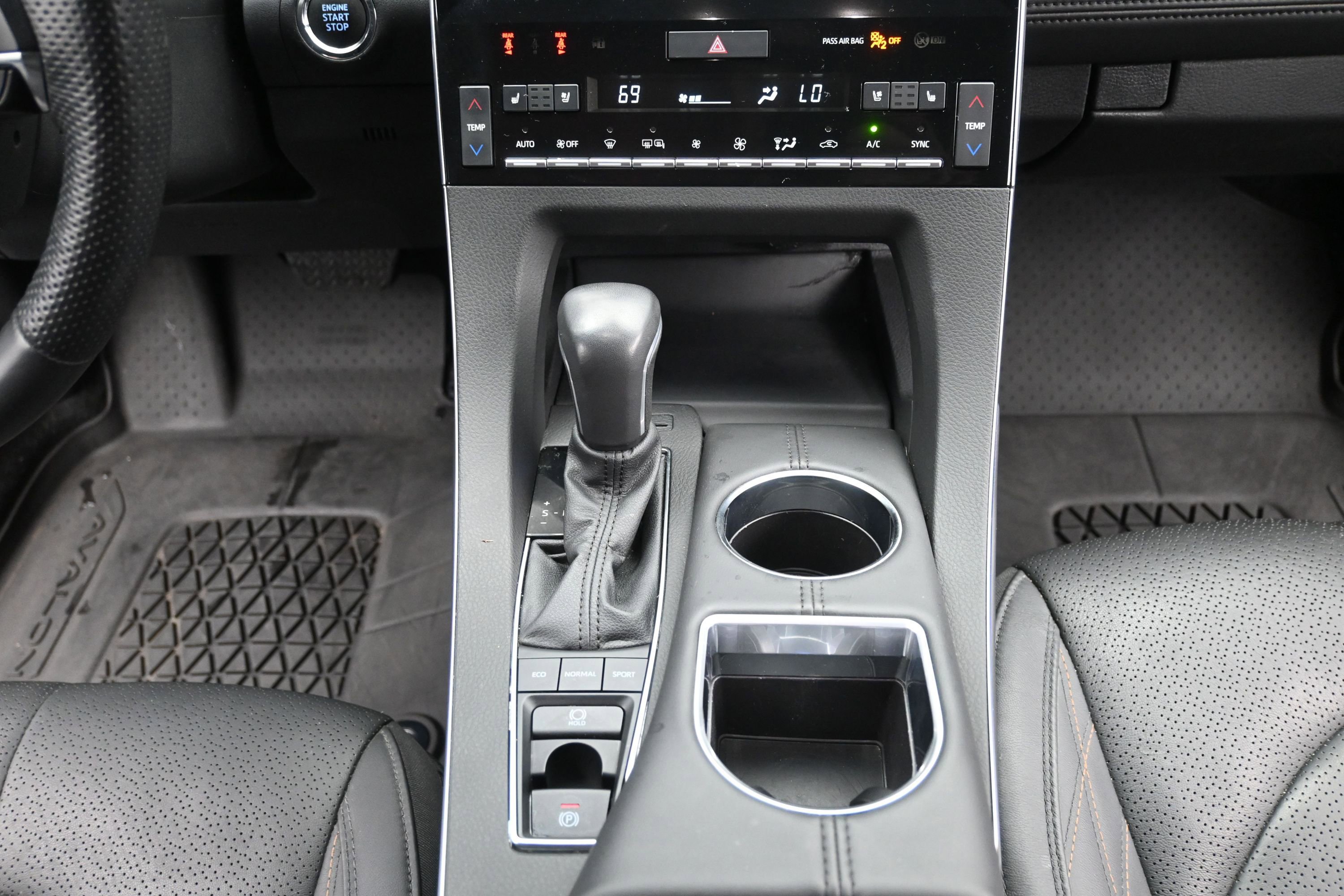 Used 2022 Toyota Avalon Limited w/ Advanced Safety Package FWD image 19