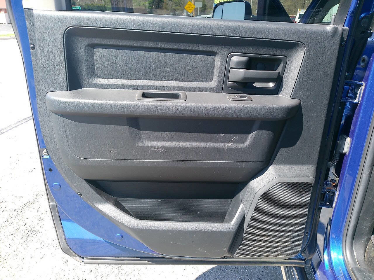 Used 2014 RAM 3500 Tradesman w/ Chrome Appearance Group image 32