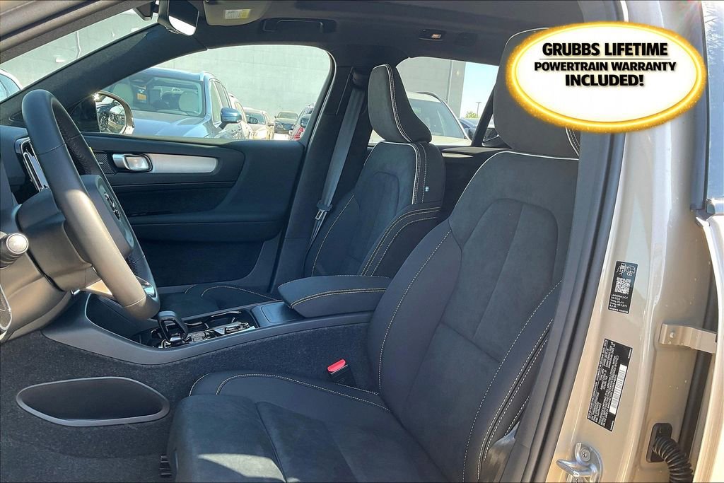 New 2026 Volvo XC40 B4 Plus w/ Protection Package Premier image 23