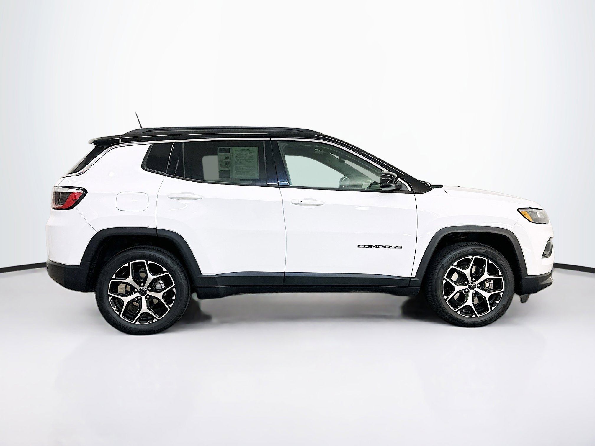 Used 2025 Jeep Compass Limited image 10