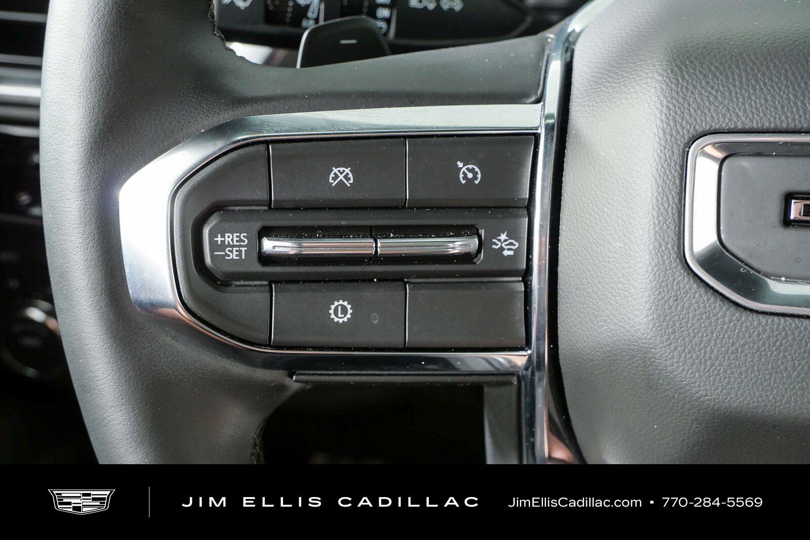 Used 2025 GMC Yukon XL Denali w/ Sun & Power Step Package AWD/4WD image 11