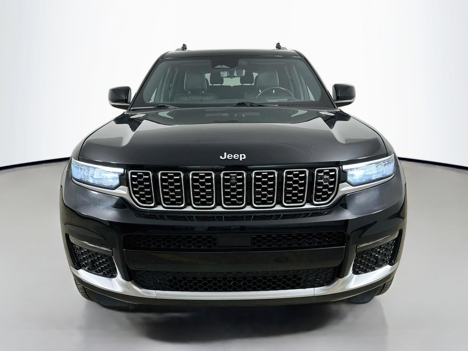 Used 2021 Jeep Grand Cherokee L Summit w/ Advanced Protech Group IV AWD/4WD image 2