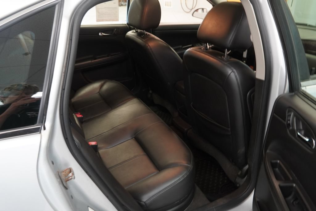 Used 2014 Chevrolet Impala LTZ FWD image 21