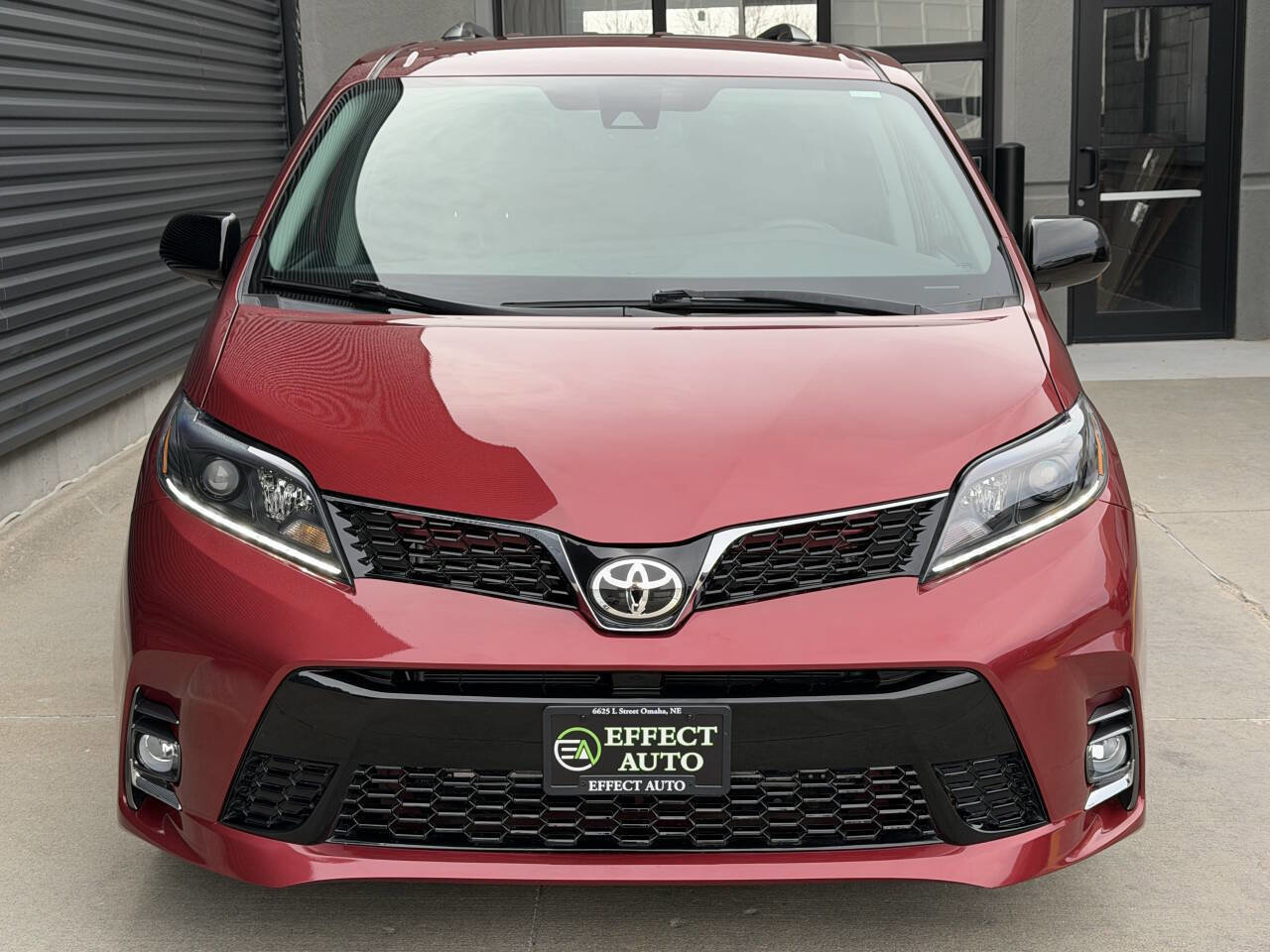 Used 2020 Toyota Sienna SE FWD image 4