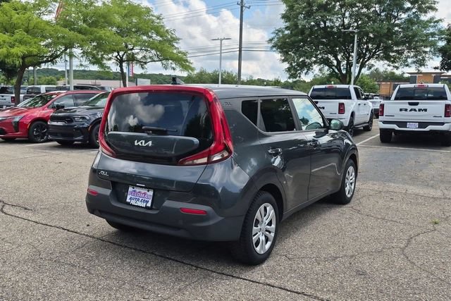 Used 2022 Kia Soul LX FWD image 3