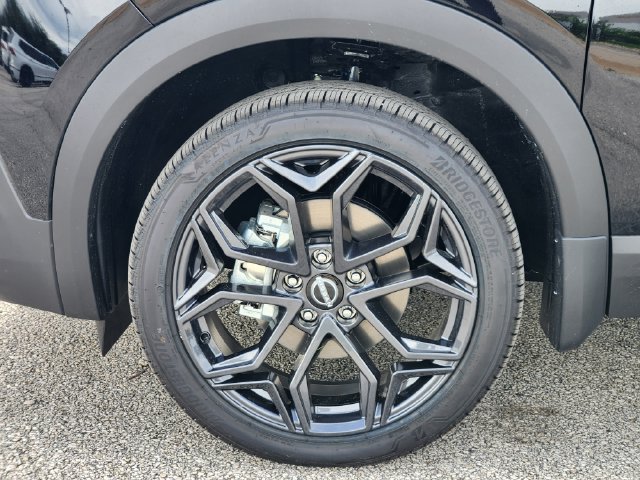 New 2025 Nissan Kicks SR FWD image 7
