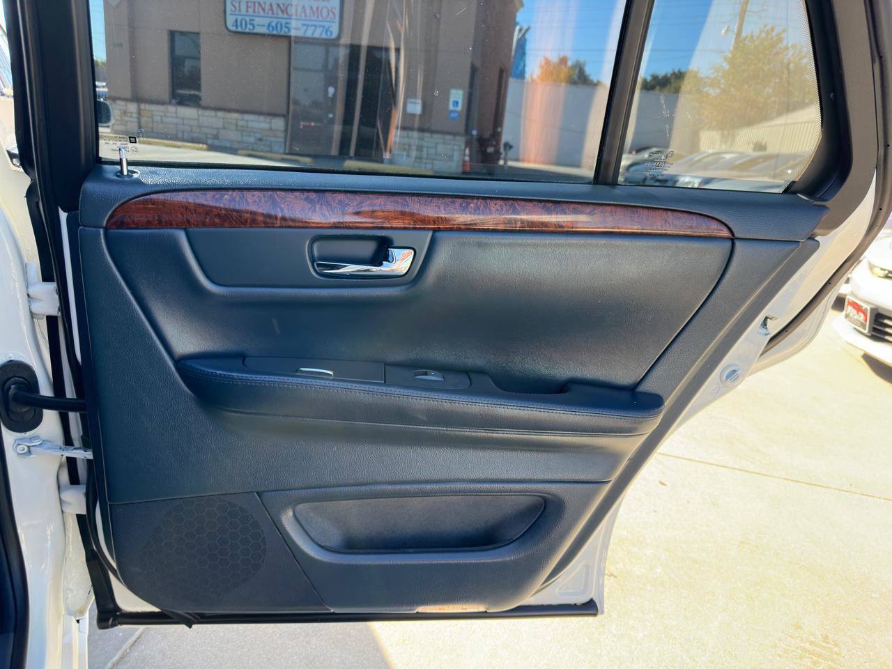 Used 2009 Cadillac DTS Limousine FWD image 36