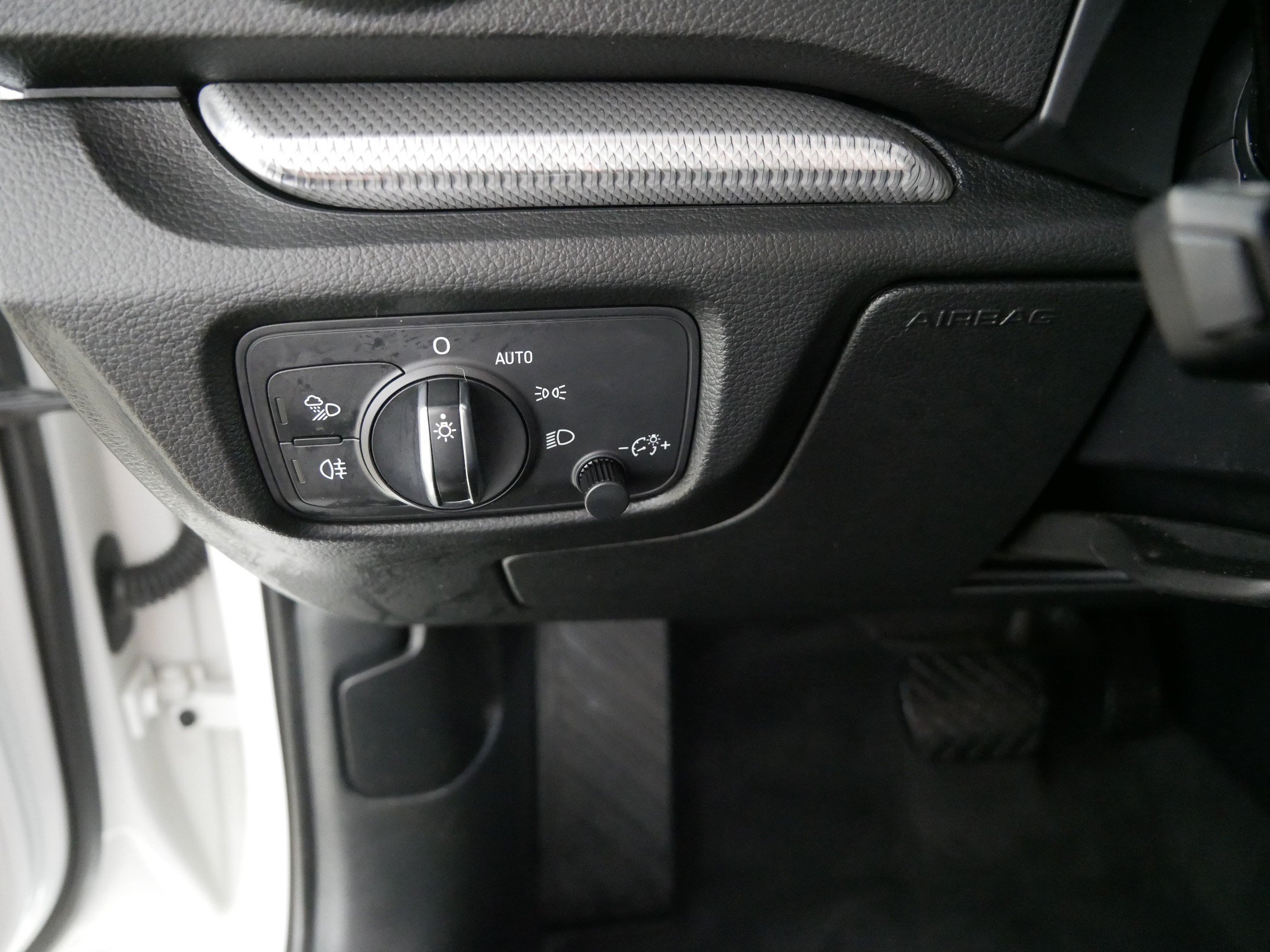 Used 2018 Audi A3 e-tron Prestige w/ Prestige Package FWD image 26