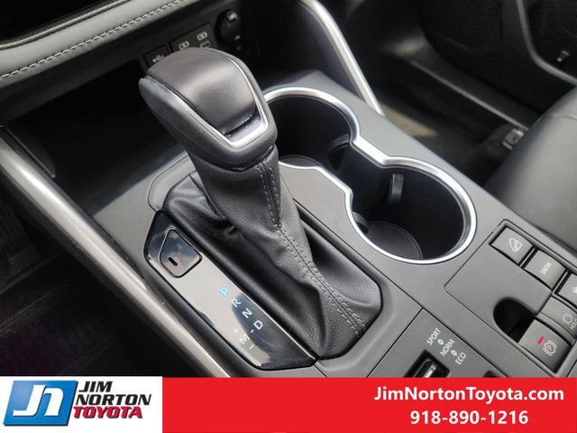 Used 2025 Toyota Highlander XLE AWD/4WD image 20