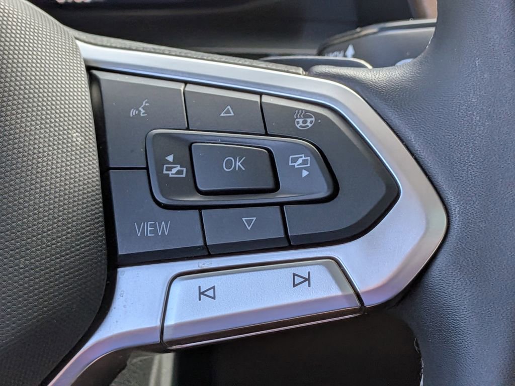 Used 2025 Volkswagen Atlas SE image 30