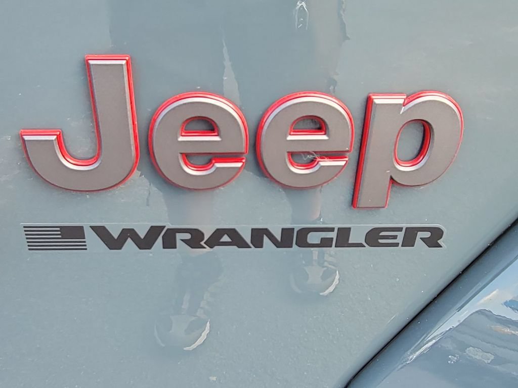 Used 2025 Jeep Wrangler Unlimited Rubicon AWD/4WD image 32