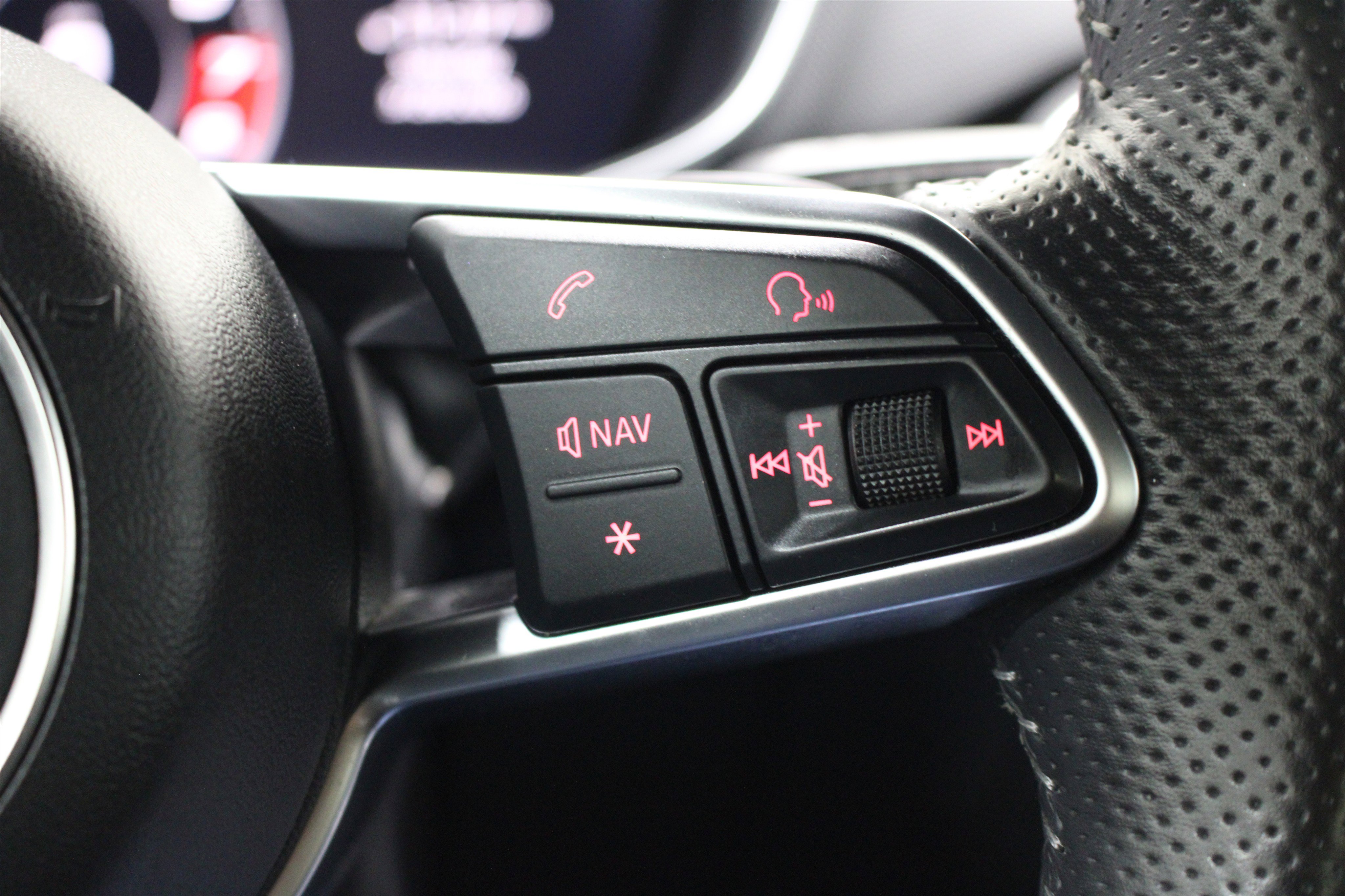 Used 2018 Audi TT 2.0T w/ Technology Package image 13