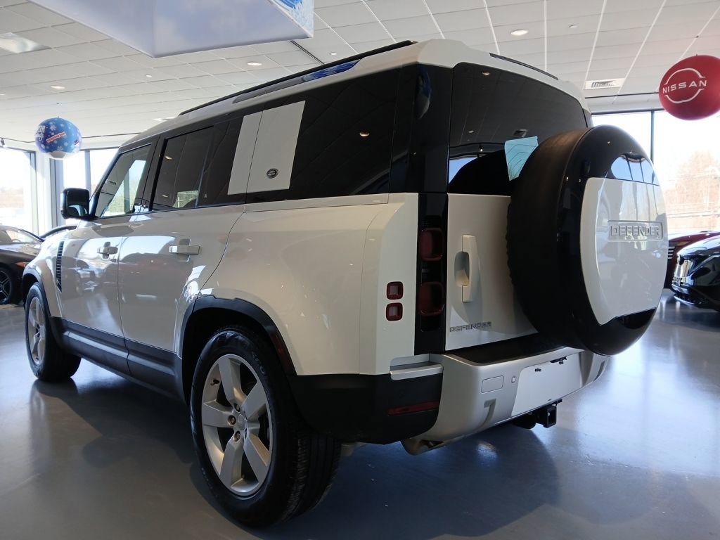 Used 2024 Land Rover Defender 110 S image 3