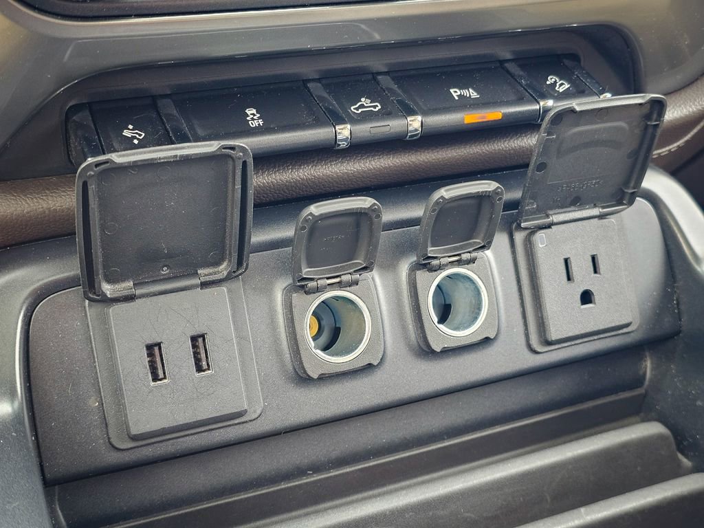 Used 2016 Chevrolet Silverado 2500 LTZ w/ LTZ Plus Package image 30