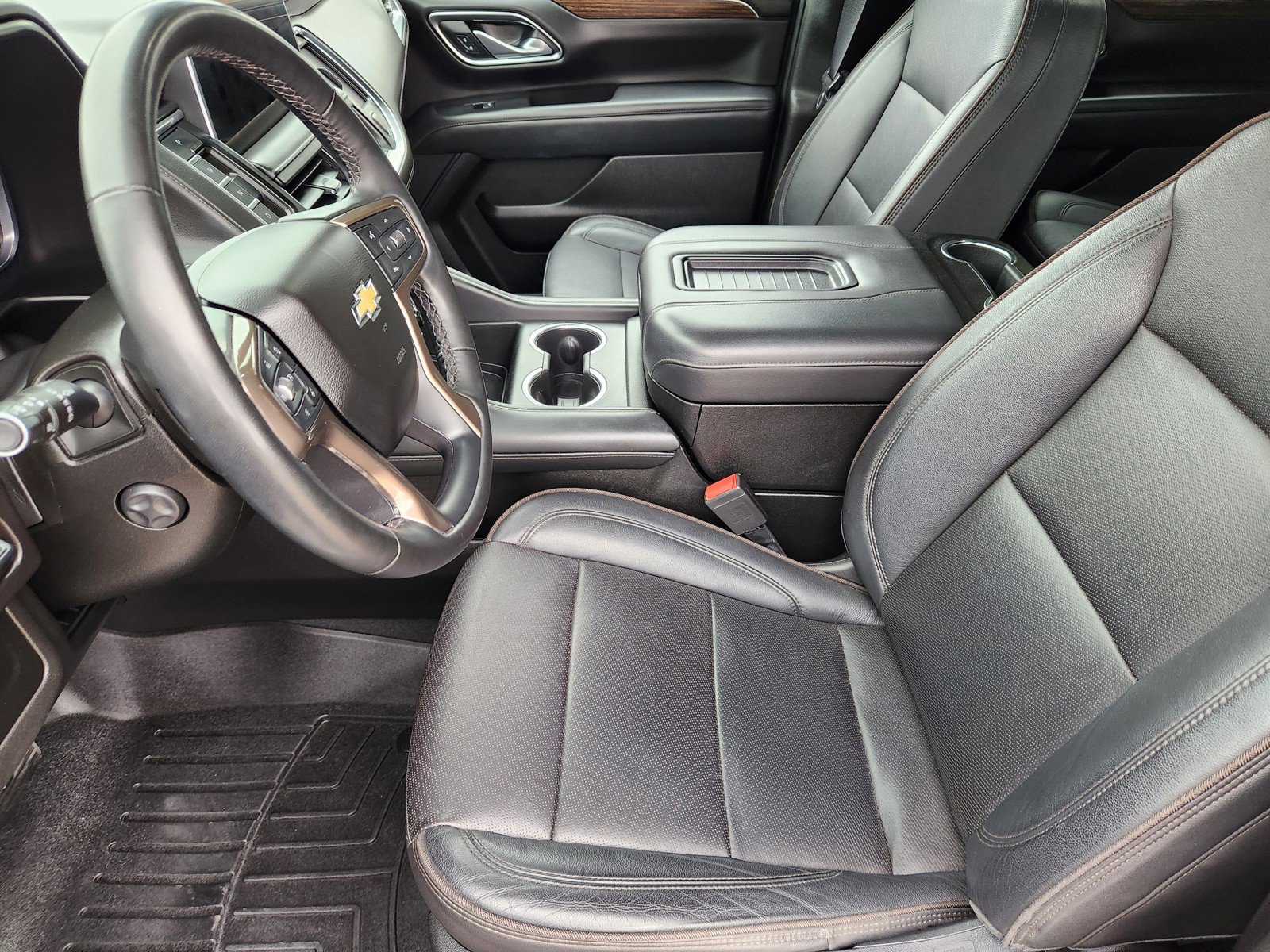 Used 2023 Chevrolet Suburban High Country image 11