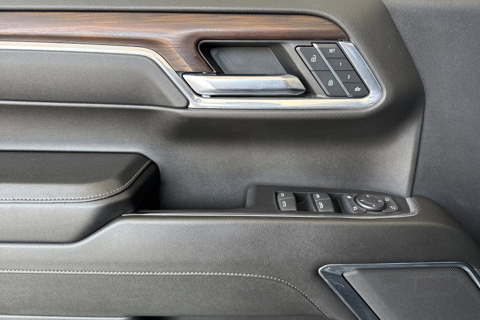 Used 2024 GMC Sierra 1500 SLT RWD image 10