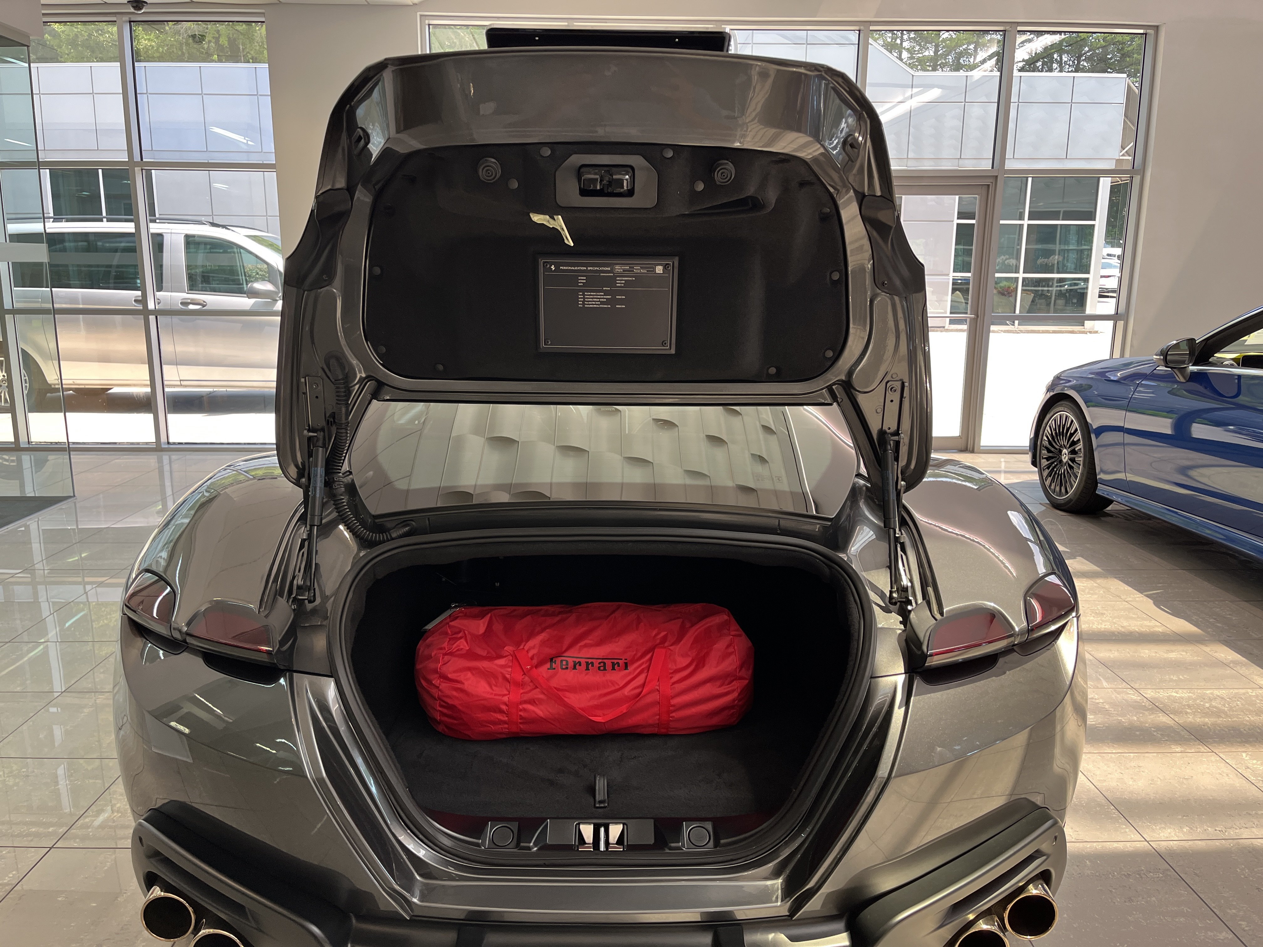 Used 2022 Ferrari Roma RWD image 8
