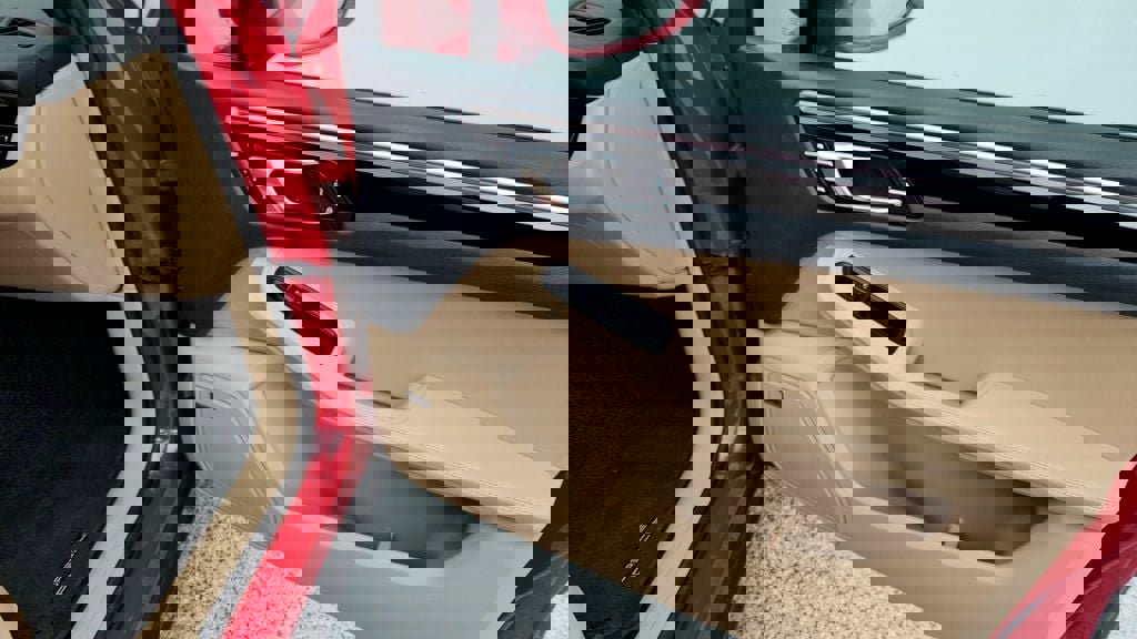 Used 2024 Porsche Macan Base w/ Premium+ Pkg, 21   Whe image 26