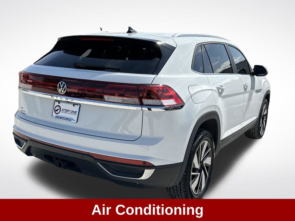 Used 2025 Volkswagen Atlas Cross Sport SE FWD image 6