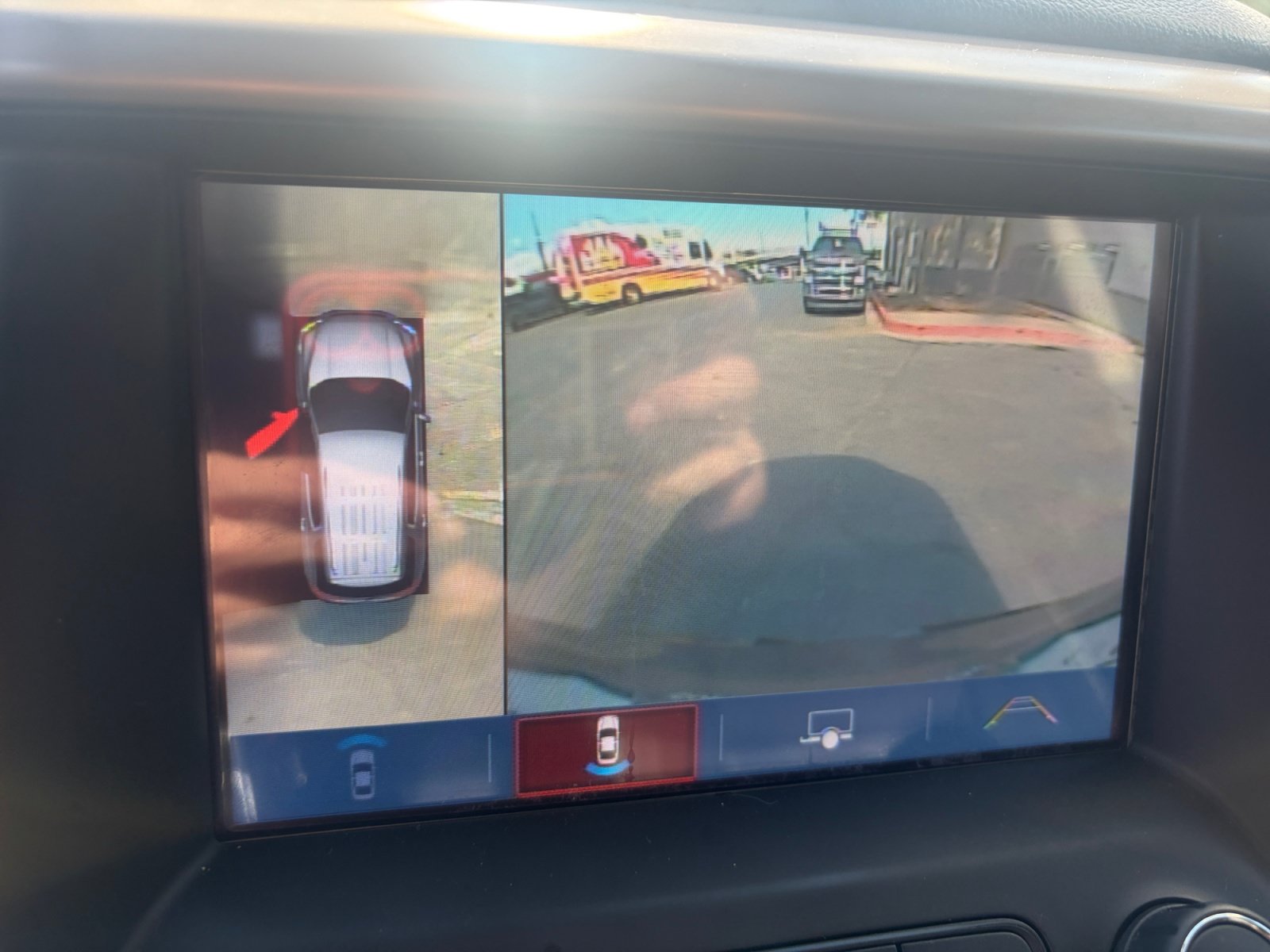 Used 2017 GMC Acadia Denali w/ Technology Package FWD image 18