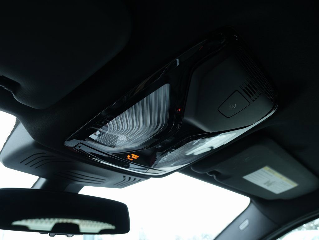 Used 2025 BMW X4 xDrive30i w/ Premium Package image 18