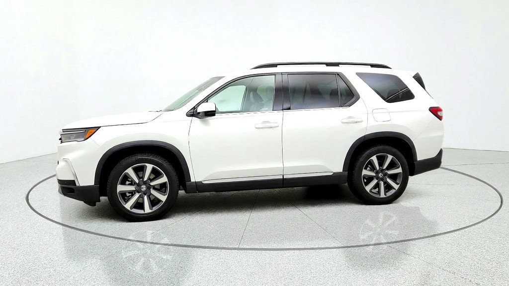 Used 2024 Honda Pilot Touring image 8