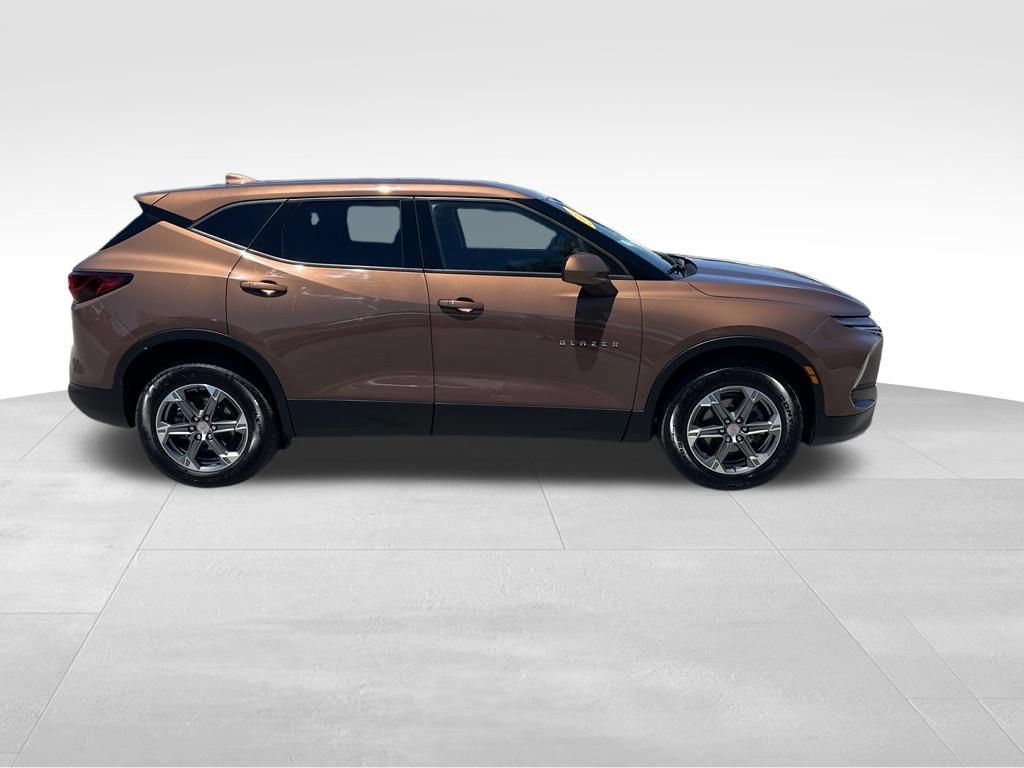Used 2023 Chevrolet Blazer LT AWD/4WD image 8
