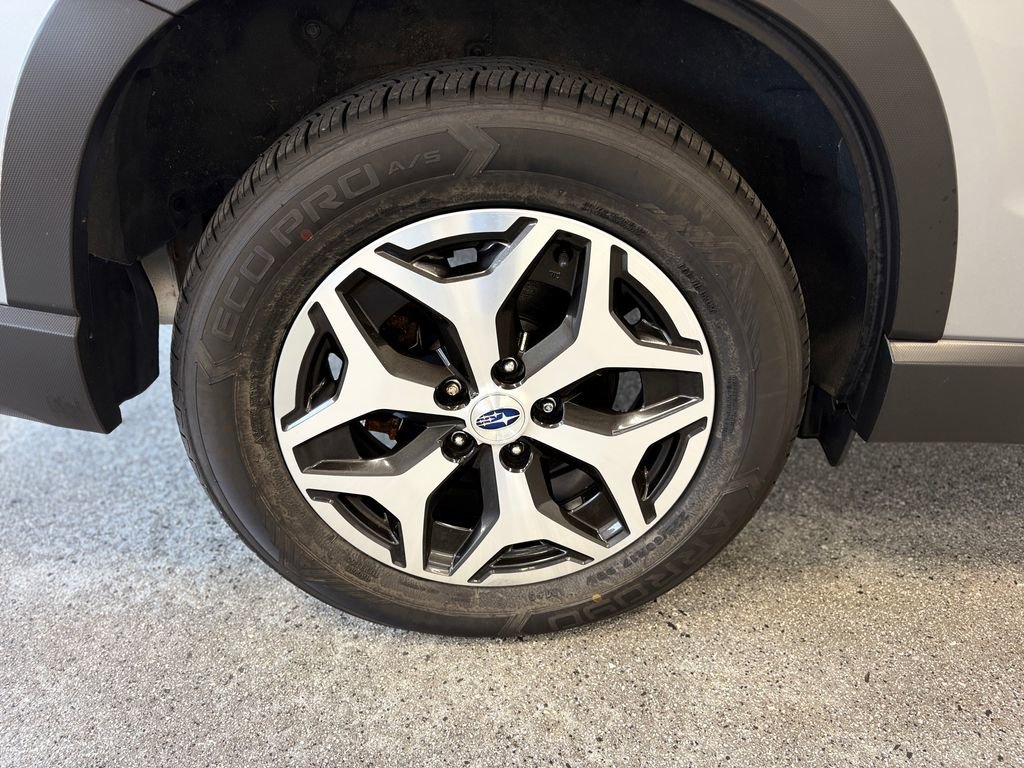 Used 2020 Subaru Forester Premium AWD/4WD image 26
