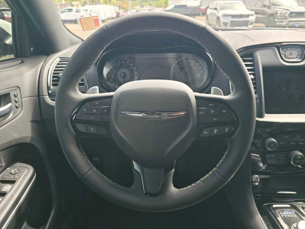 Used 2023 Chrysler 300 S w/ Comfort Group image 11