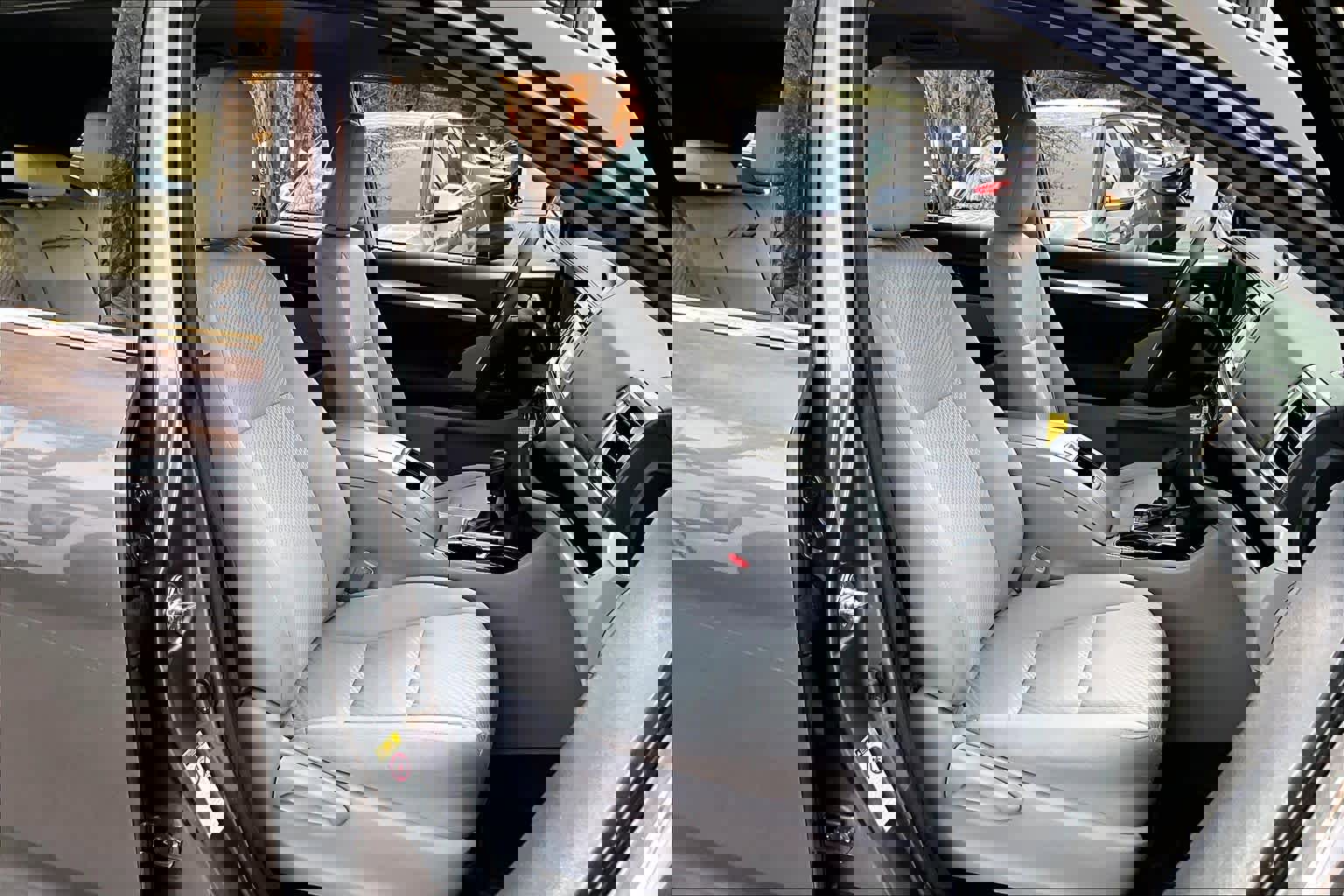 Used 2017 Toyota Highlander LE image 8