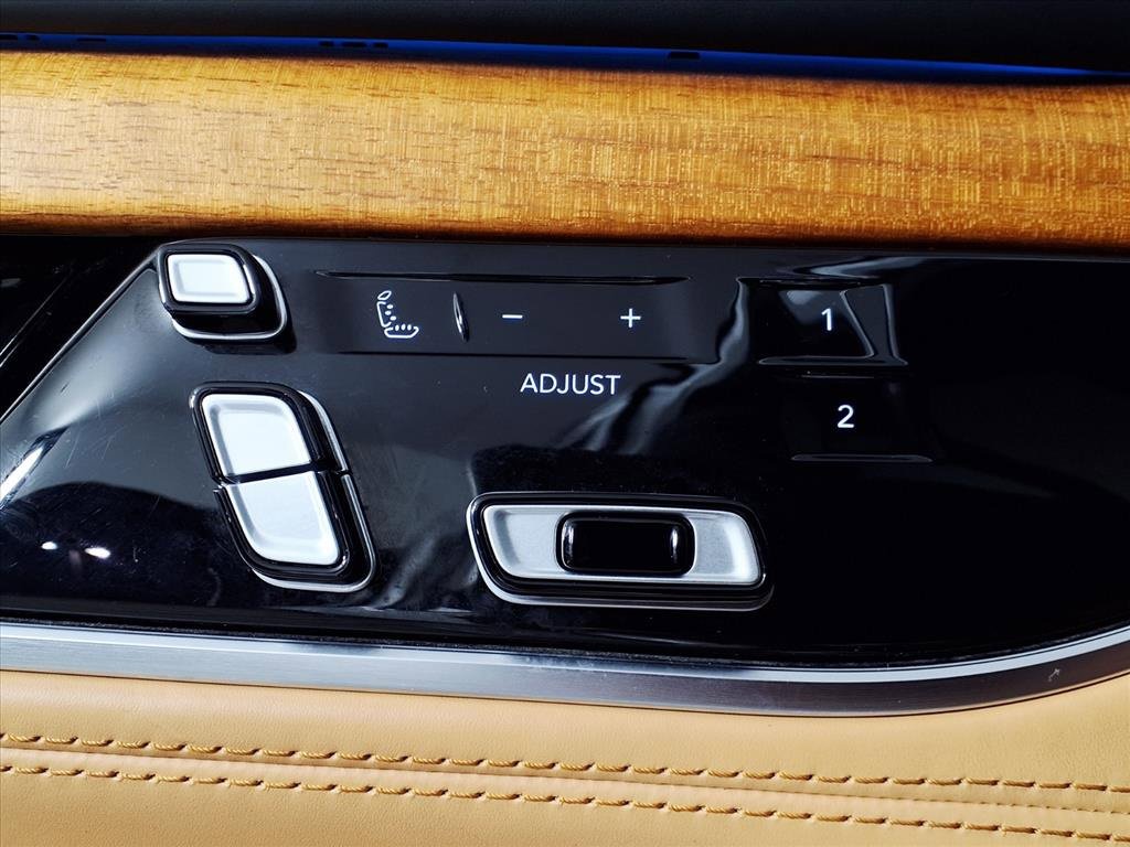 Used 2022 Jeep Grand Wagoneer Series III w/ Rear Seat Video Group 1 image 19