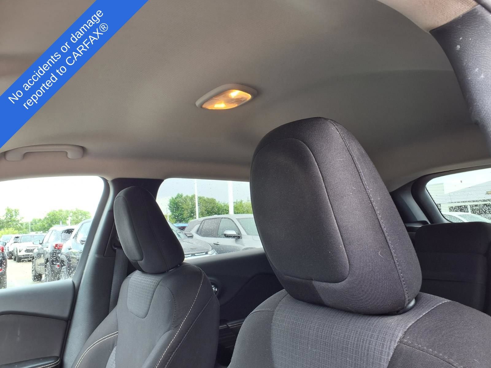 Used 2015 Jeep Cherokee Latitude w/ Cold Weather Group AWD/4WD image 20