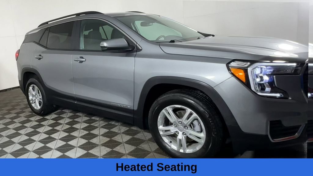 Used 2023 GMC Terrain SLE w/ Driver Convenience Package image 5