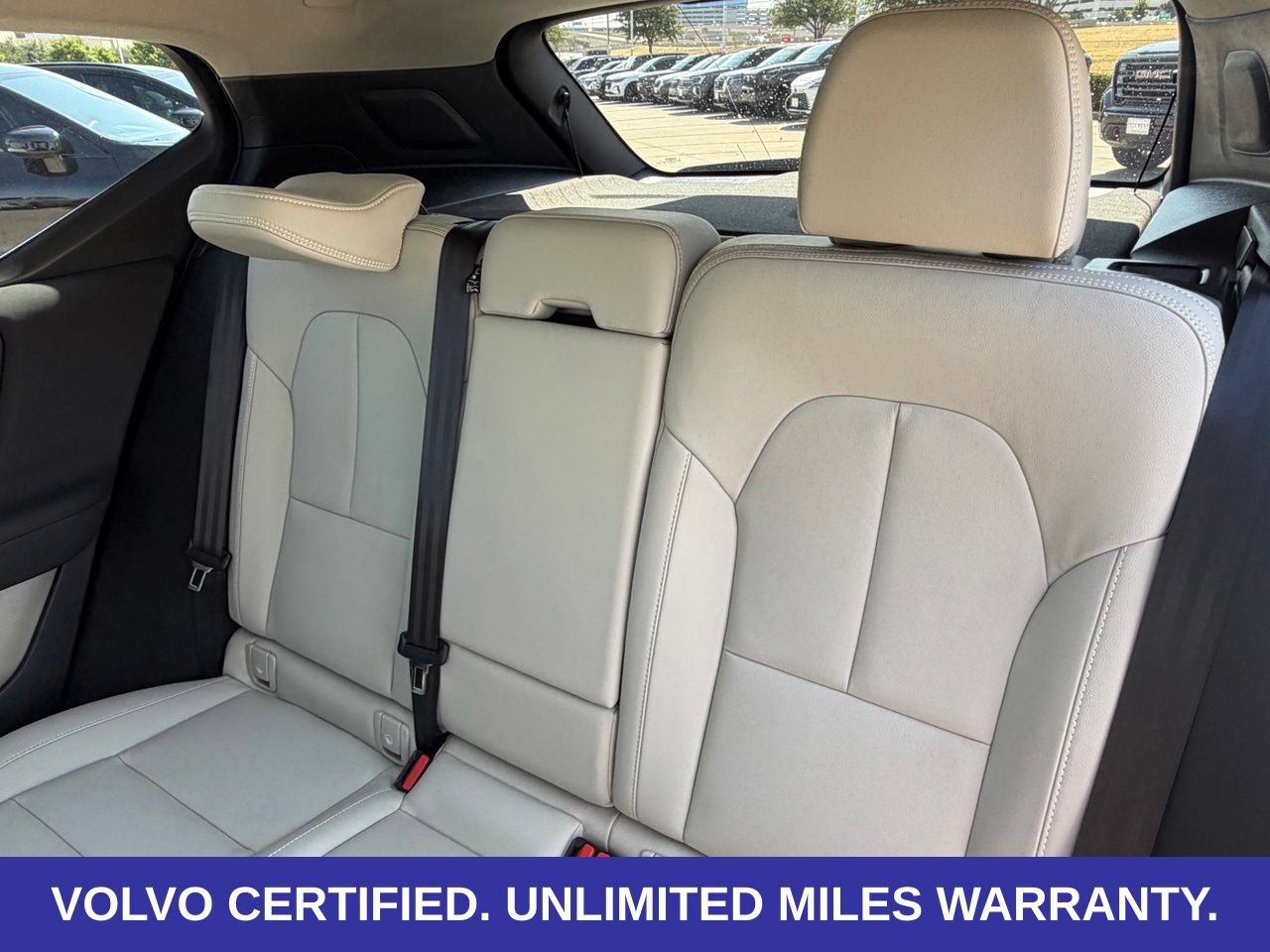 Certified 2024 Volvo XC40 B5 Plus AWD/4WD image 35