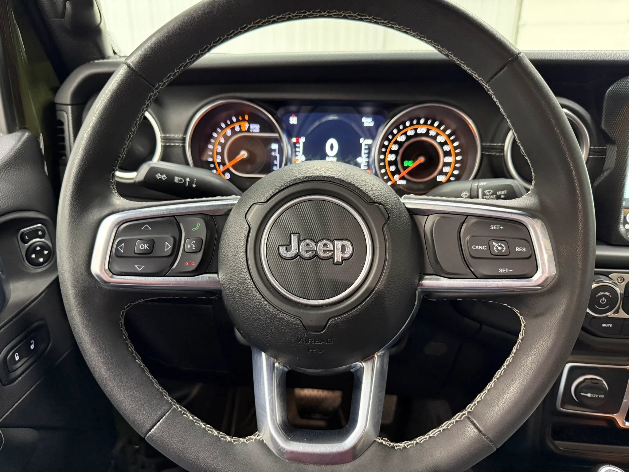 Used 2023 Jeep Gladiator Overland w/ Popular Equipment Package image 19
