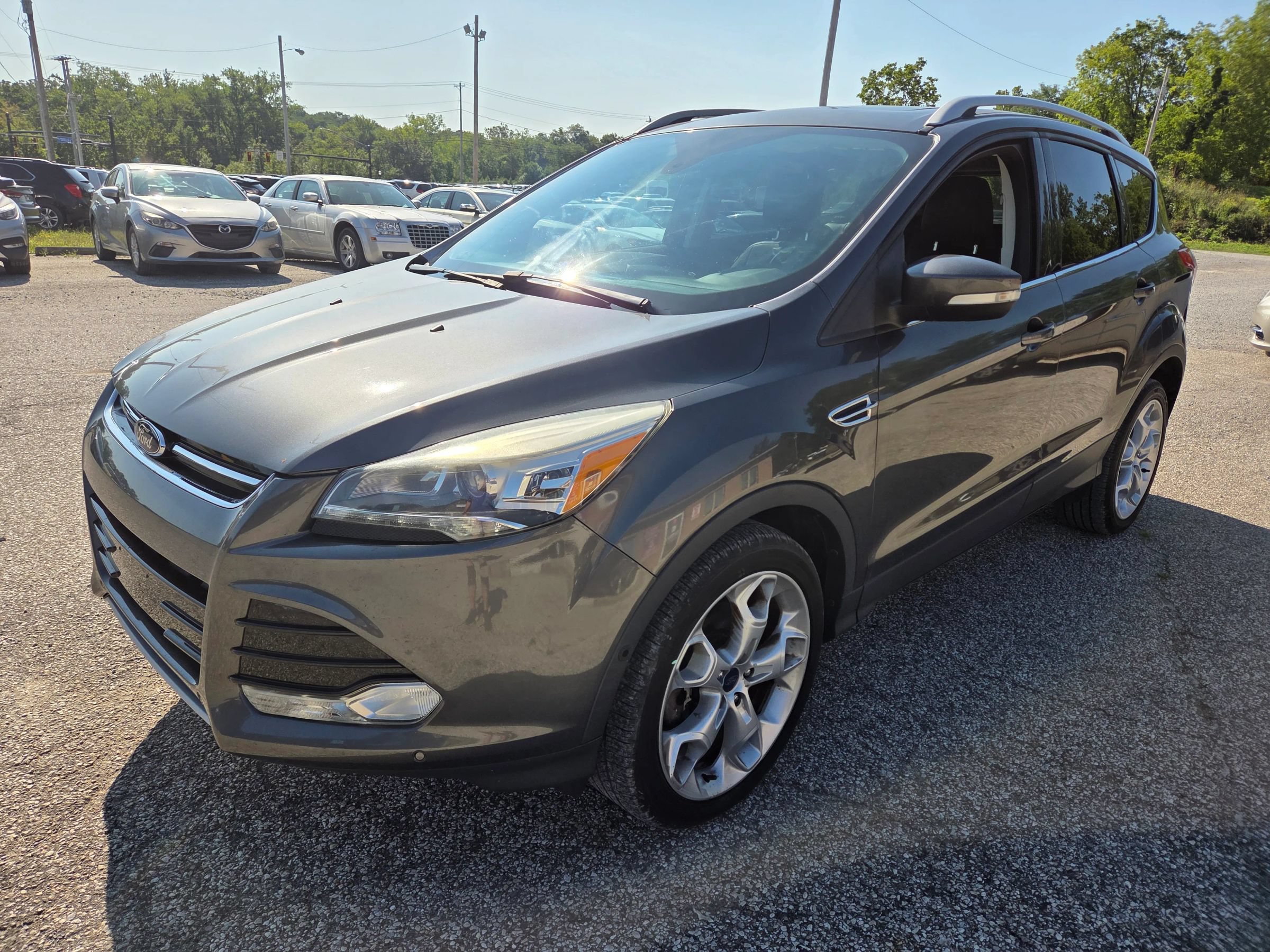 Used 2016 Ford Escape Titanium w/ Equipment Group 301A AWD/4WD image 2
