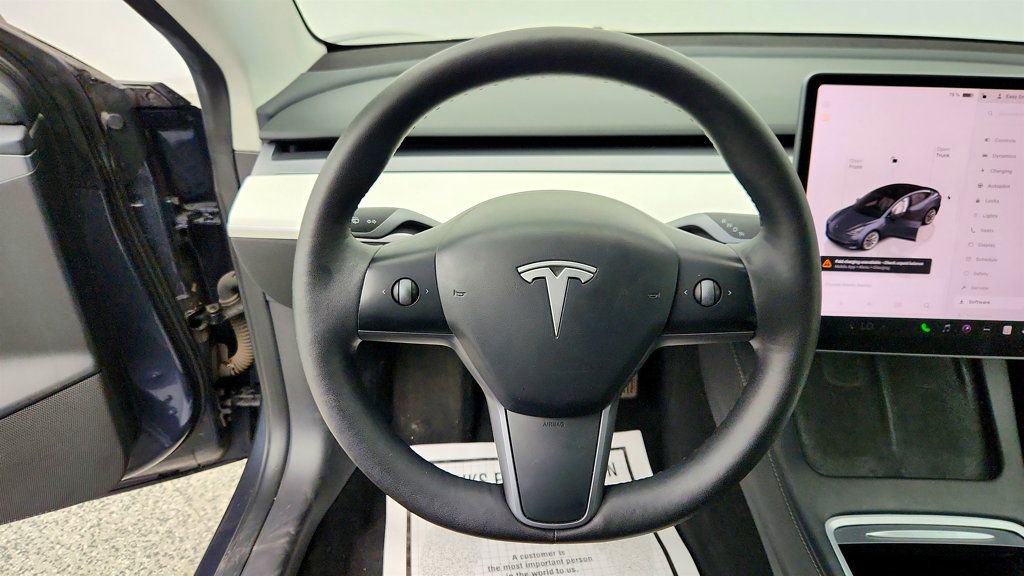 Used 2023 Tesla Model 3 Standard Range image 13