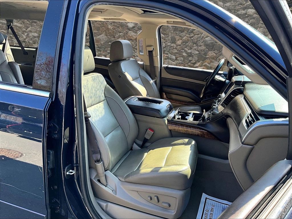 Used 2020 Chevrolet Suburban Premier image 7