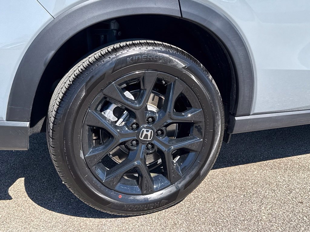 Certified 2025 Honda HR-V Sport image 9