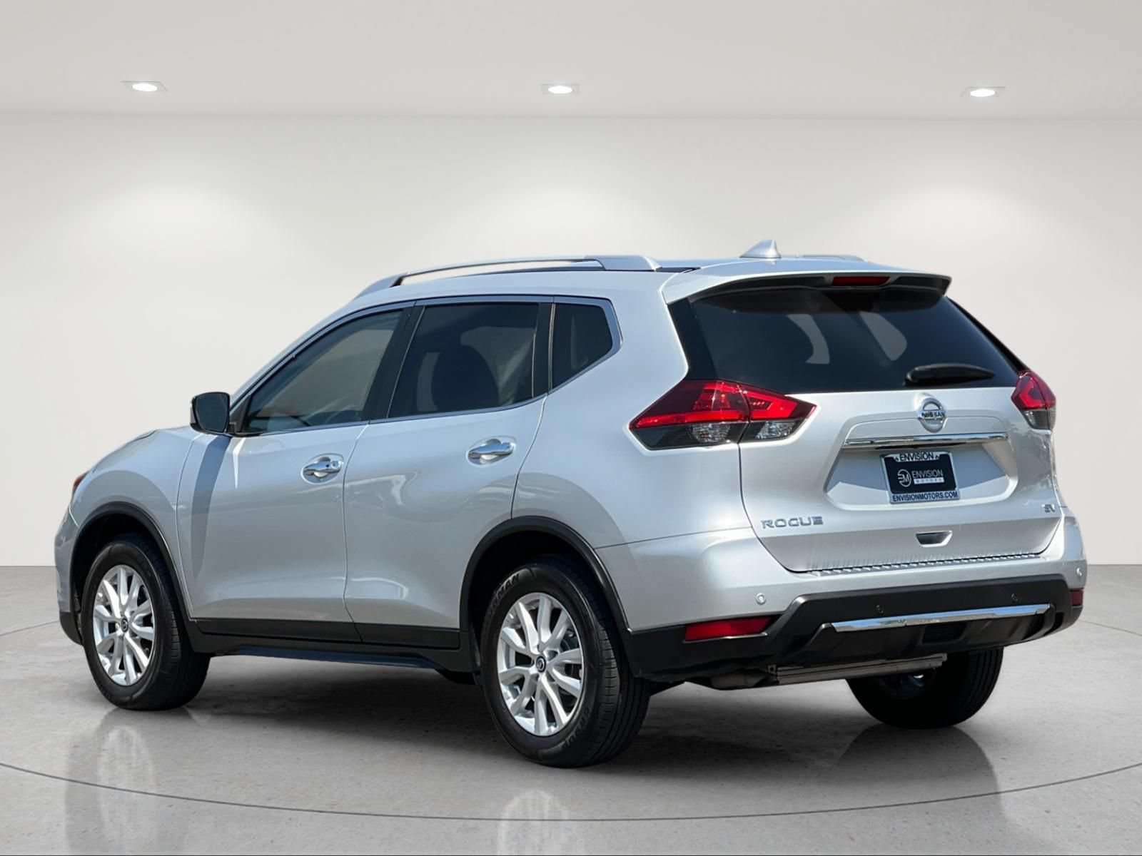 Used 2020 Nissan Rogue SV FWD image 3