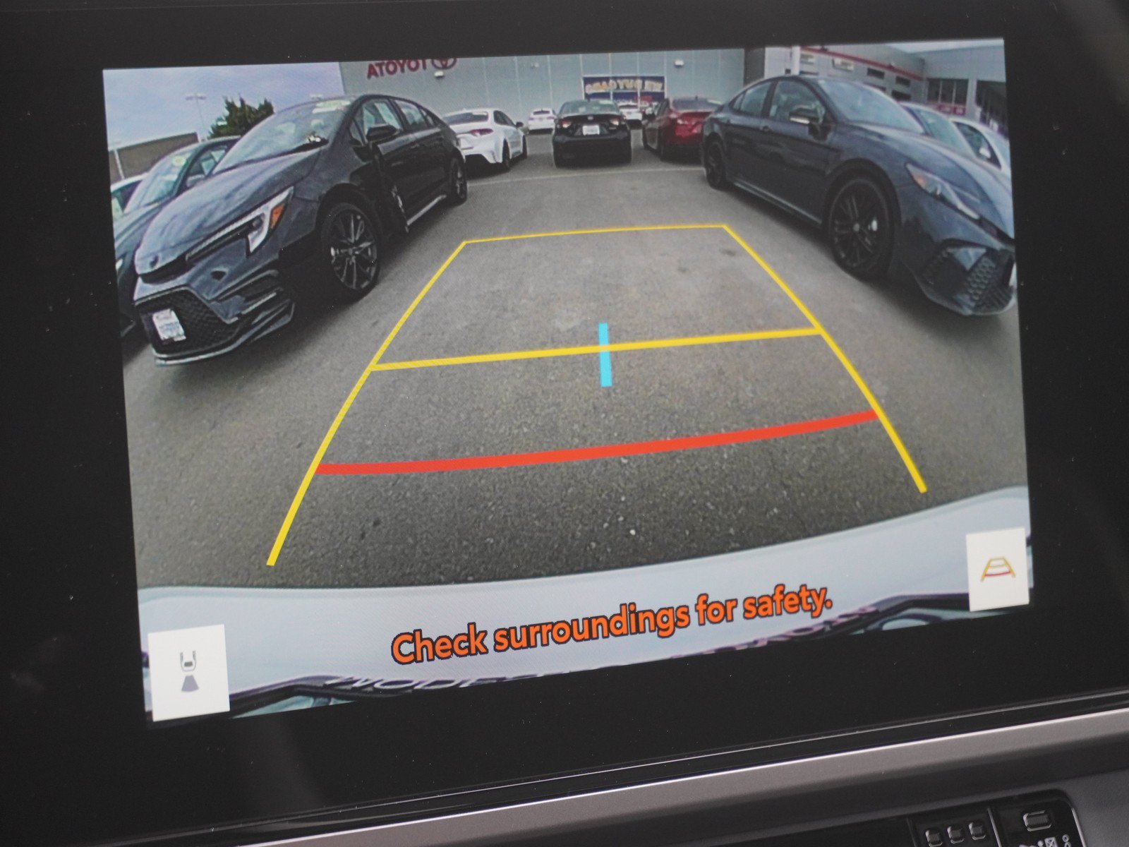 Used 2025 Toyota Camry SE w/ Multimedia Upgrade Package FWD image 43